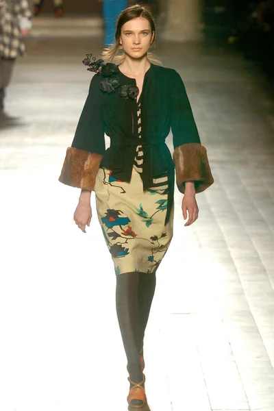 Look 15